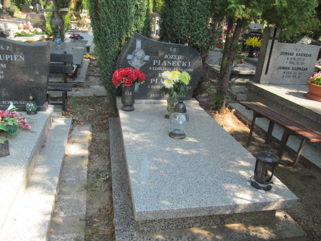 Grób Marek Piasecki