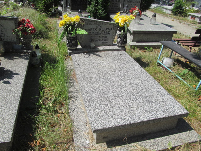 Grób Marek Kujawa