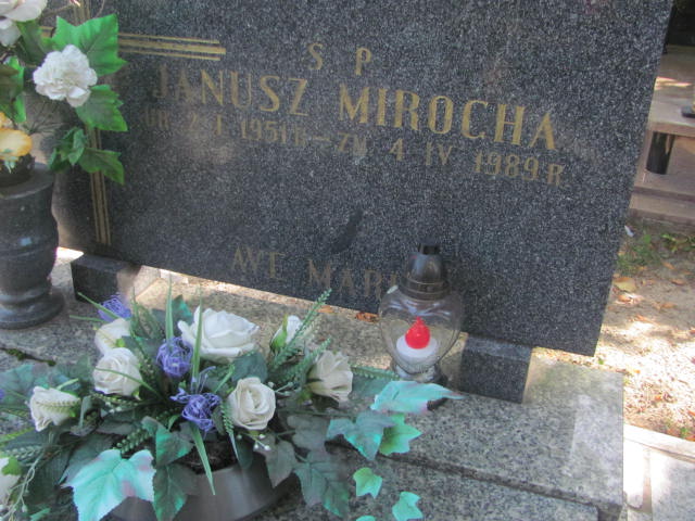 Janusz Mirocha 1951 Świdnica - Grobonet - Wyszukiwarka osób pochowanych