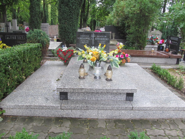 Grób Bronisław Nowakowski