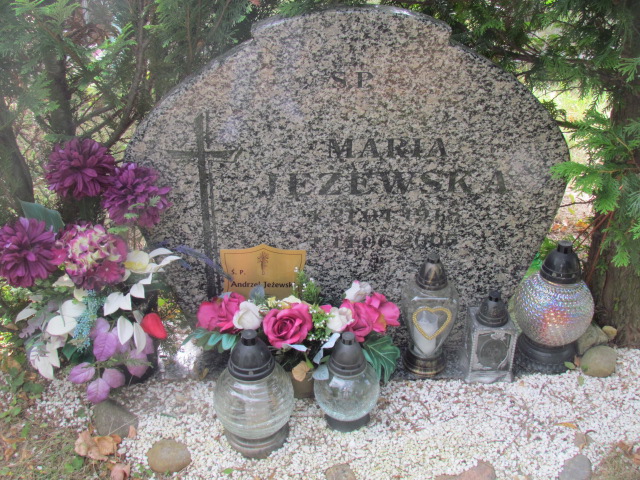 Grób Maria Jeżewska