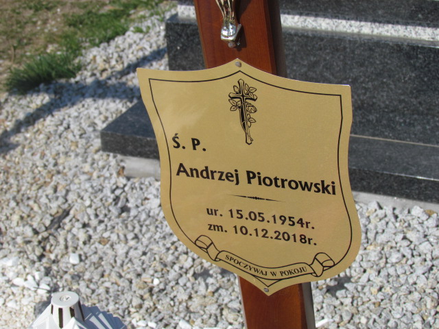 Andrzej Piotrowski 1954 Świdnica - Grobonet - Wyszukiwarka osób pochowanych